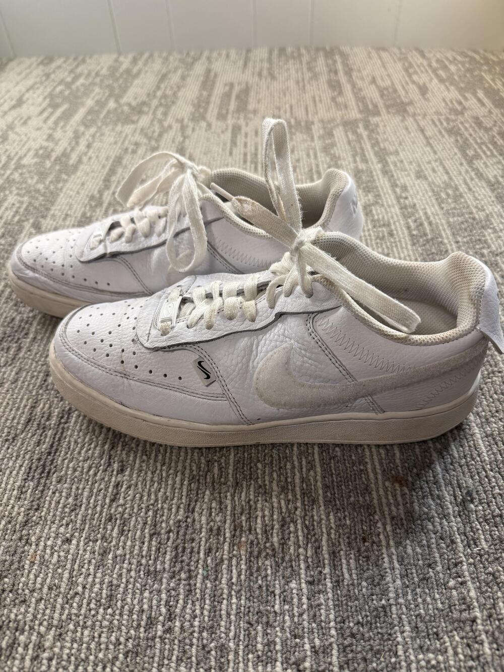 Nike Shoes Womens Size 8.5 White Leather Low Top DD2992-100 Fuzzy Swoosh Casual
